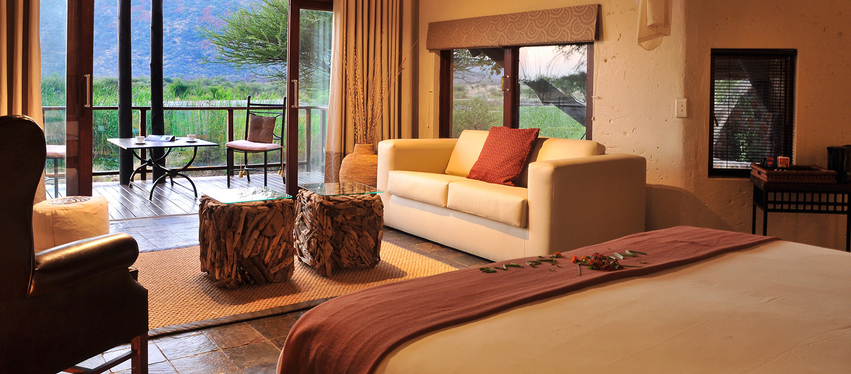 Tau Game Lodge Accommodation, Room Type 4: Family Suite)