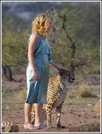 Kate Hudson - Kate Hudson commercial with trained Cheetah from outside the Reserve